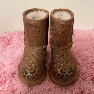 Toddler Girls' Leopard Print Uggs!